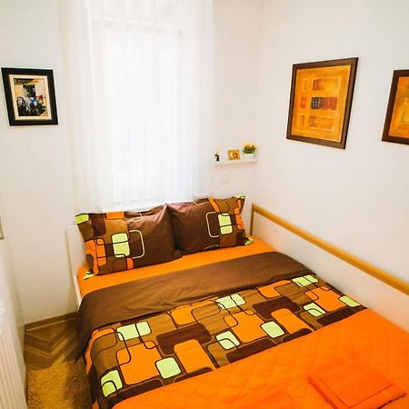 Golden Place Belgrado Esterno foto