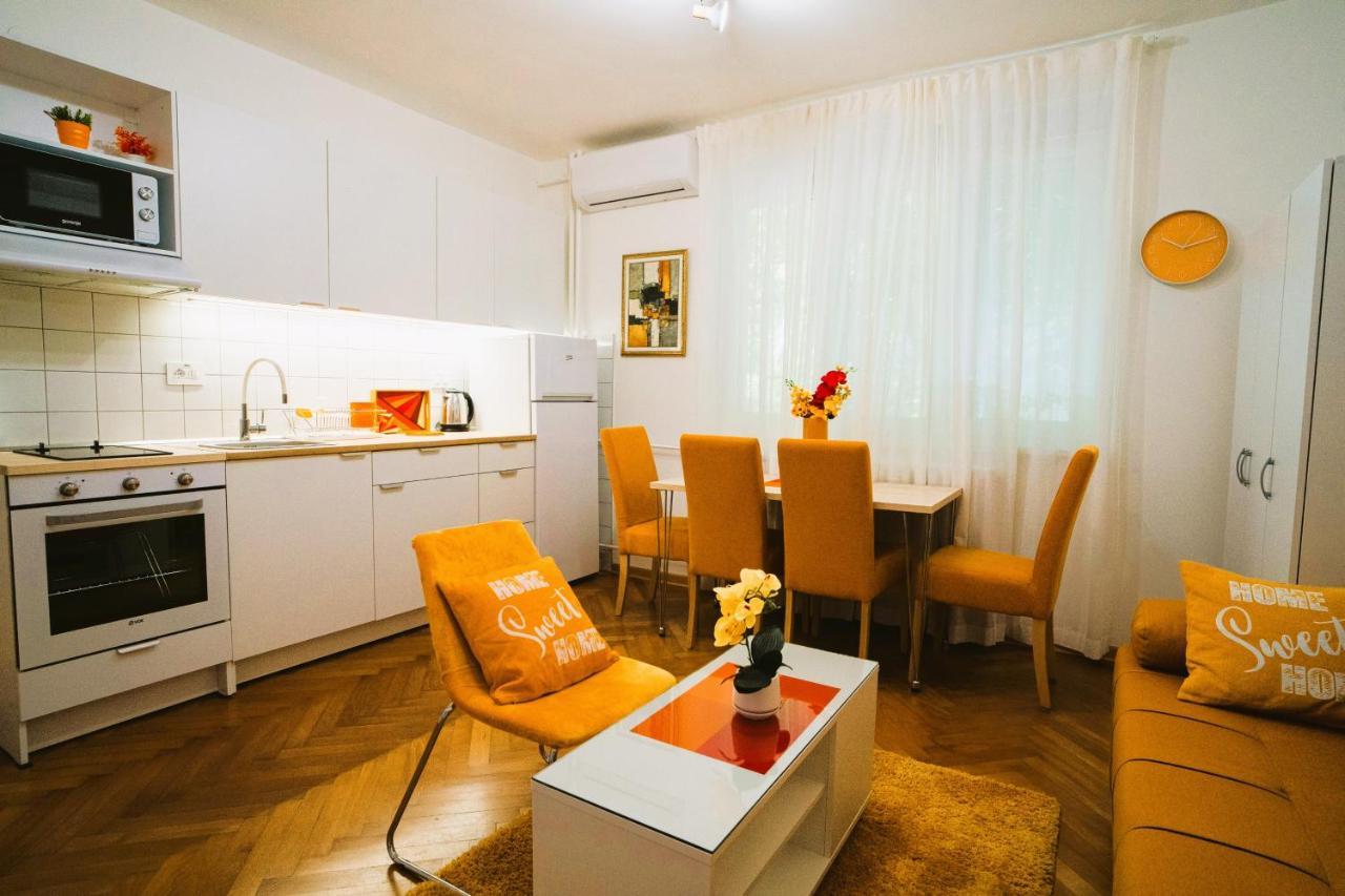 Golden Place Belgrado Esterno foto