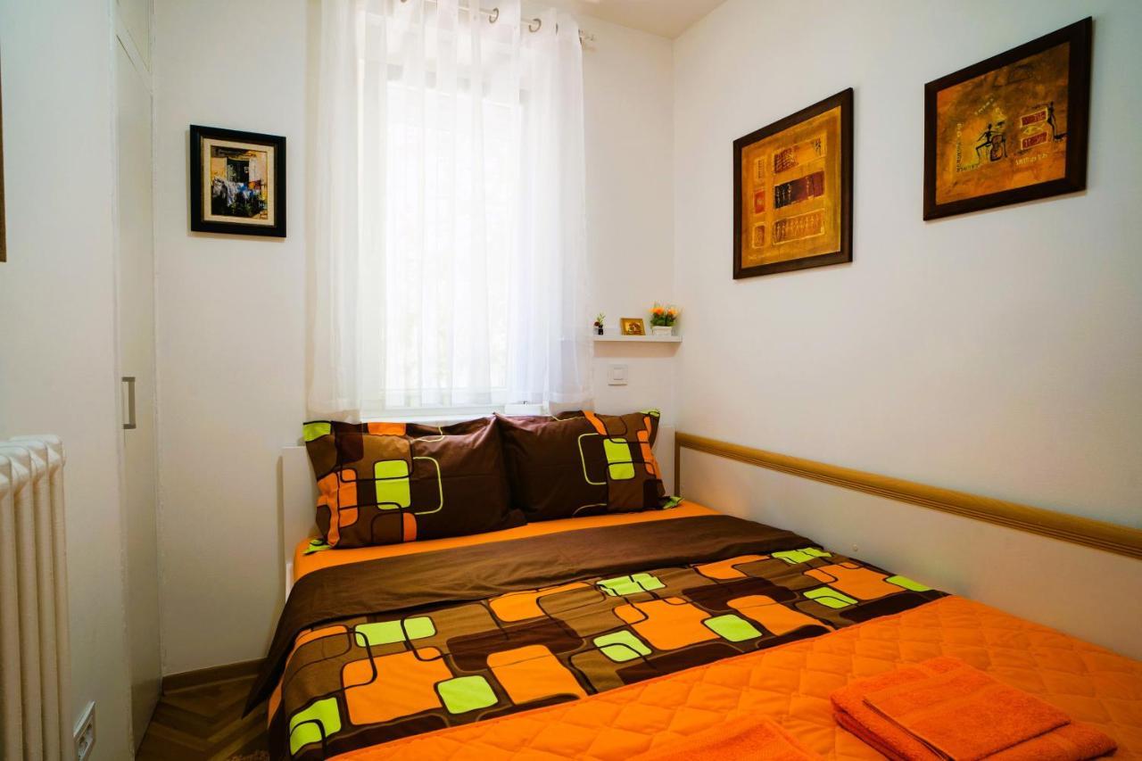 Golden Place Belgrado Esterno foto