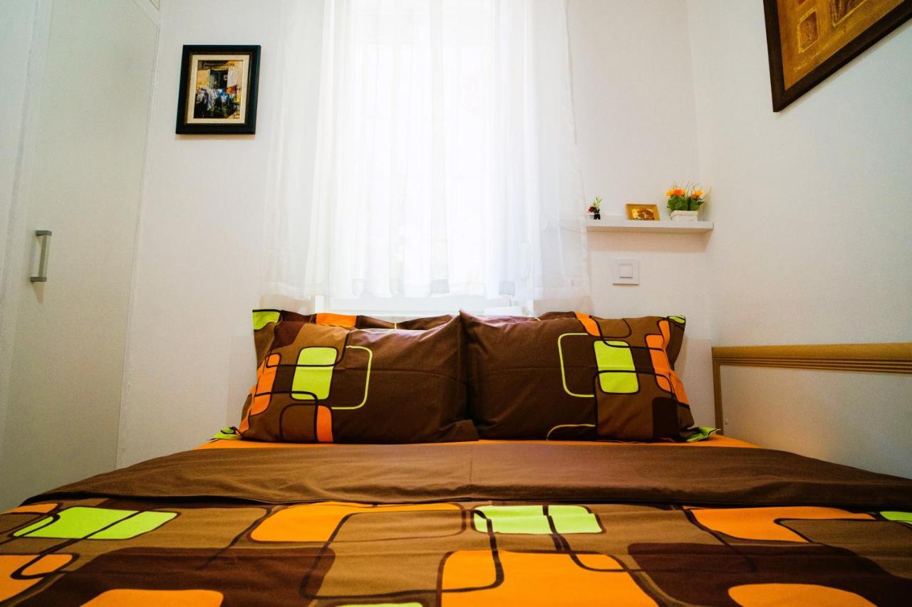 Golden Place Belgrado Esterno foto