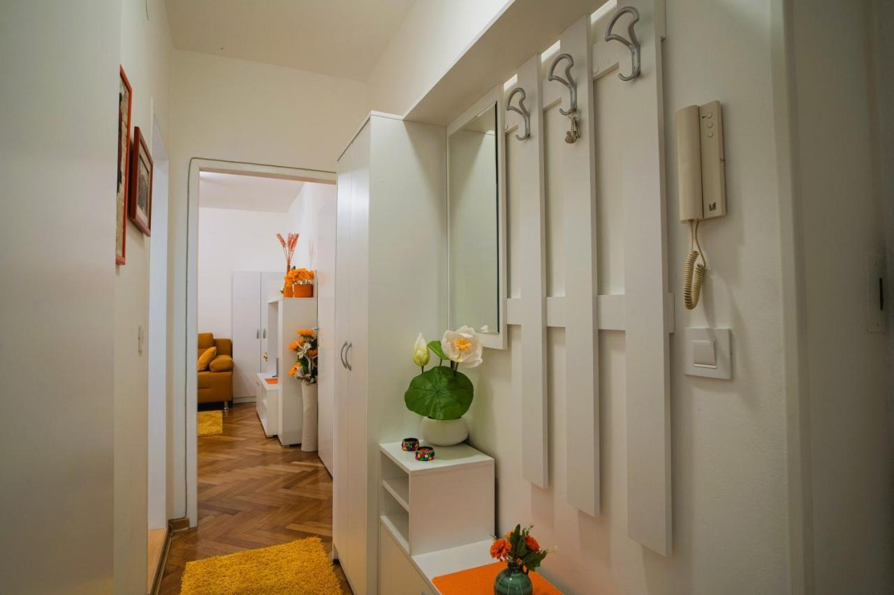 Golden Place Belgrado Esterno foto
